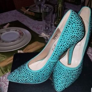 Never worn - 8.5 - Jeweled all around - Pointy toe